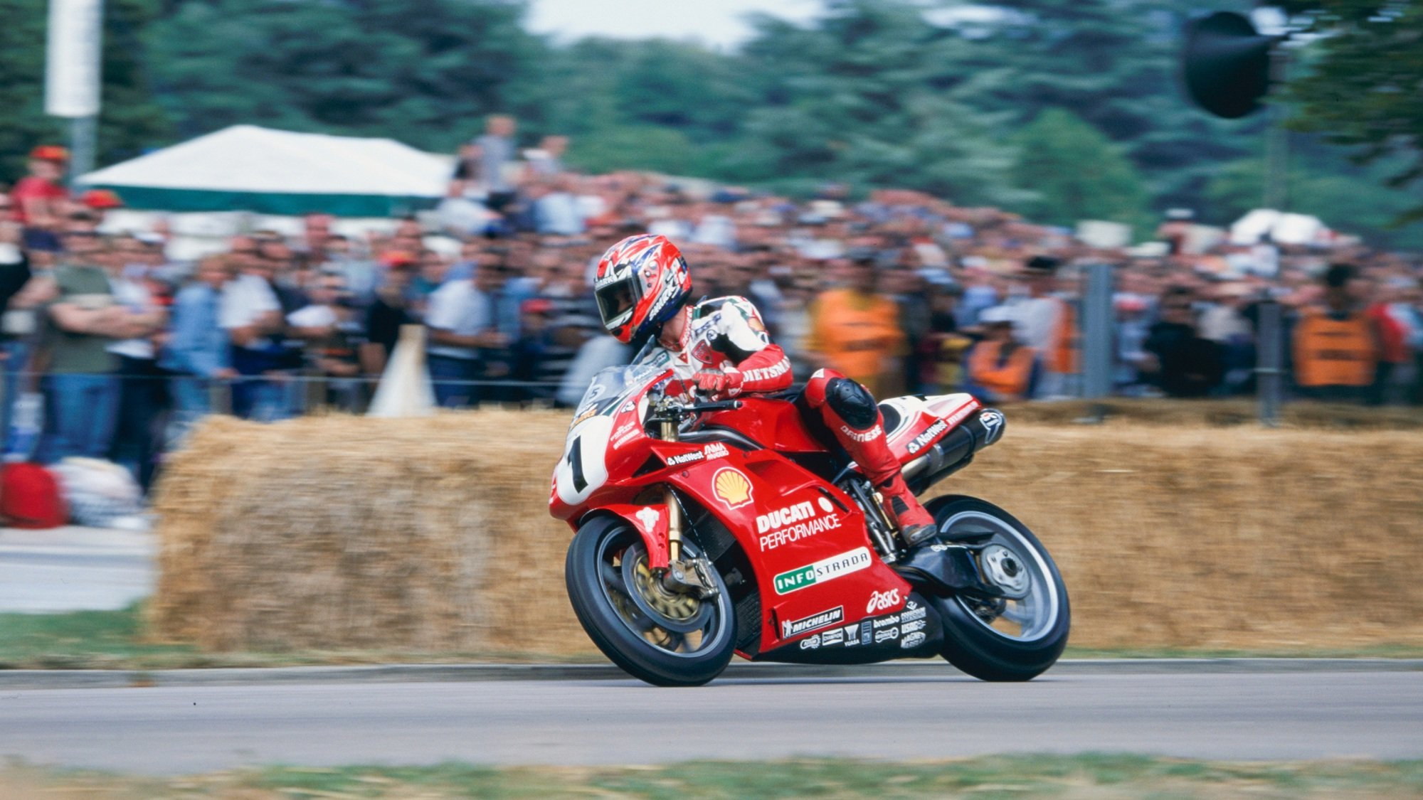 Carl Fogarty at the 2001 Festival of Speed. Ph. by Peter Burn..jpg