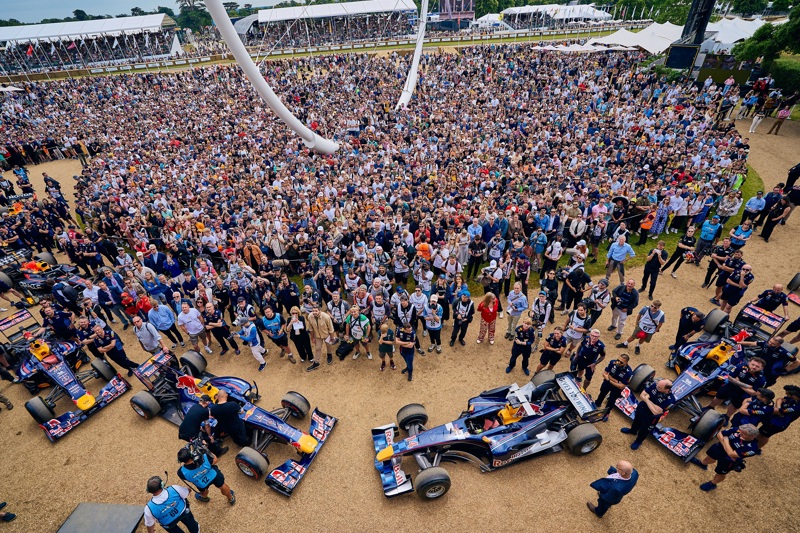 https://media.goodwood.com/globalassets/press--media/fos/wrap-up/oracle-red-bull-racing-moment-at-the-2024-festival-of-speed.-ph.-by-dominic-james..jpg?width=800